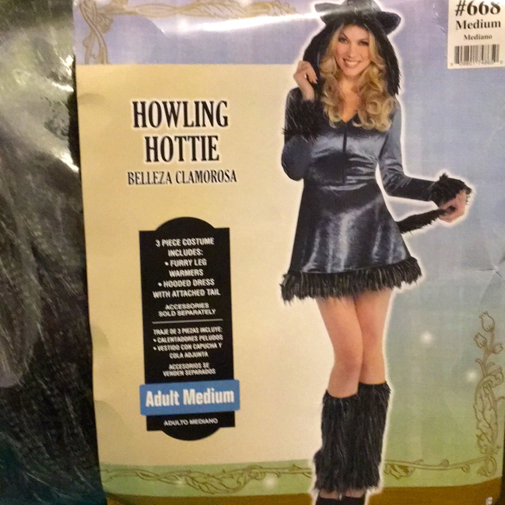 Howling Hottie Woman’s Costune brand new
